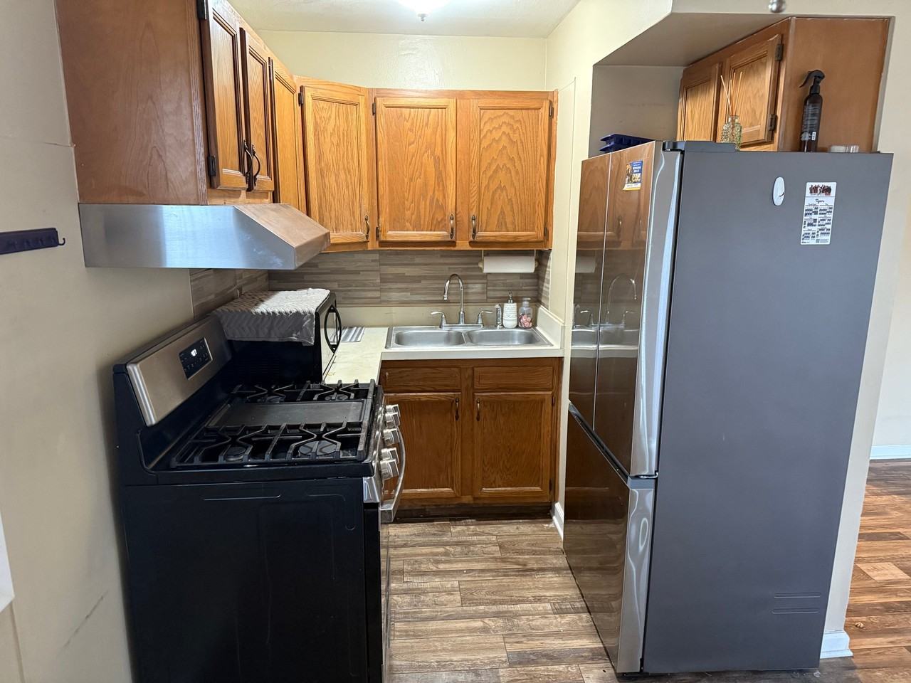 1839 Ackley Ave - Photo 2 of 5