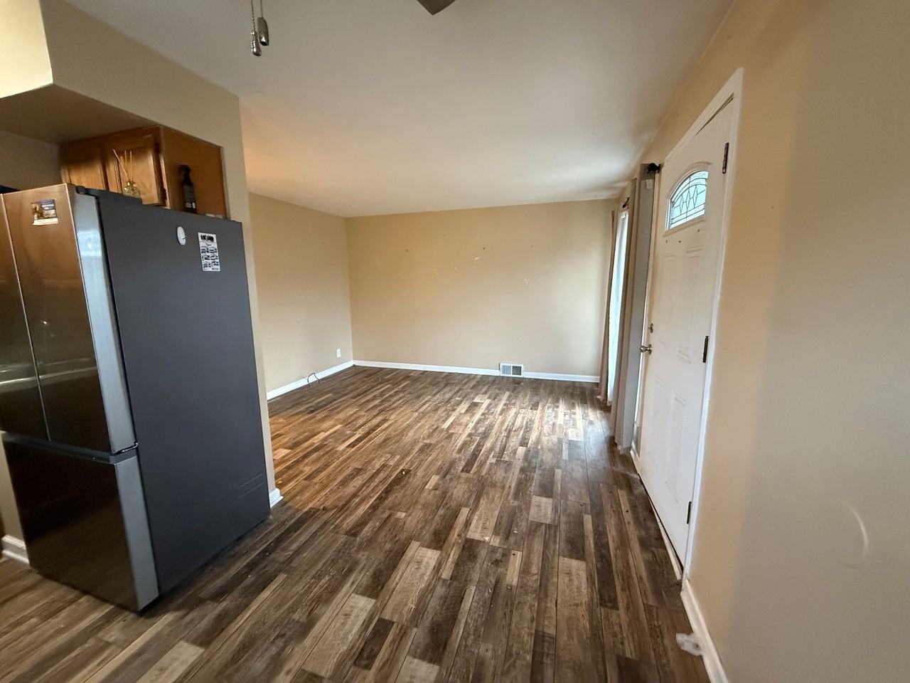 1839 Ackley Ave - Photo 3 of 5