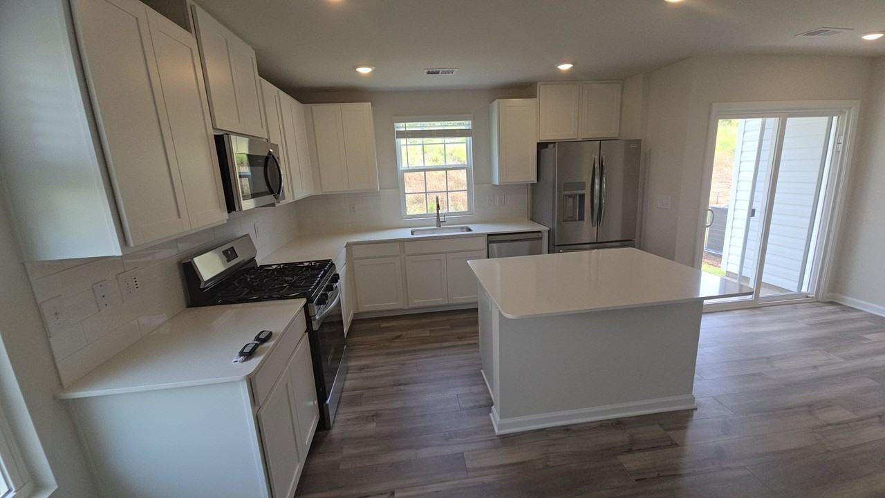 121 Tango Dr - Photo 5 of 6