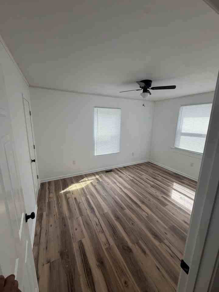 207 Sears St - Photo 3 of 8