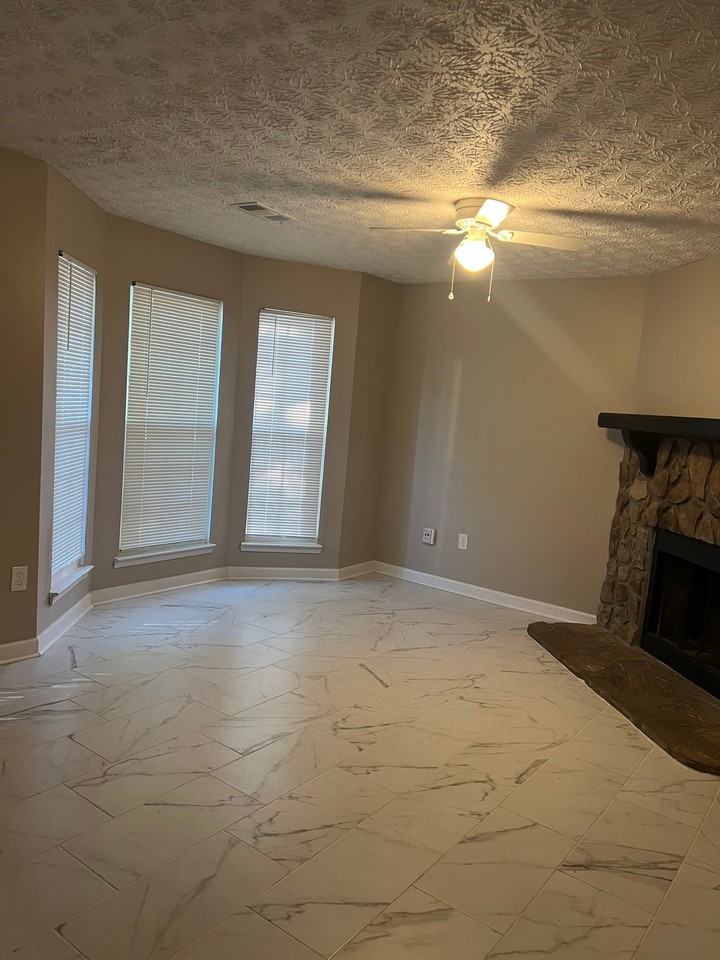 3543 Hopkins Ct - Photo 5 of 18