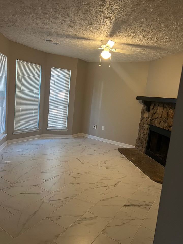3543 Hopkins Ct - Photo 6 of 18