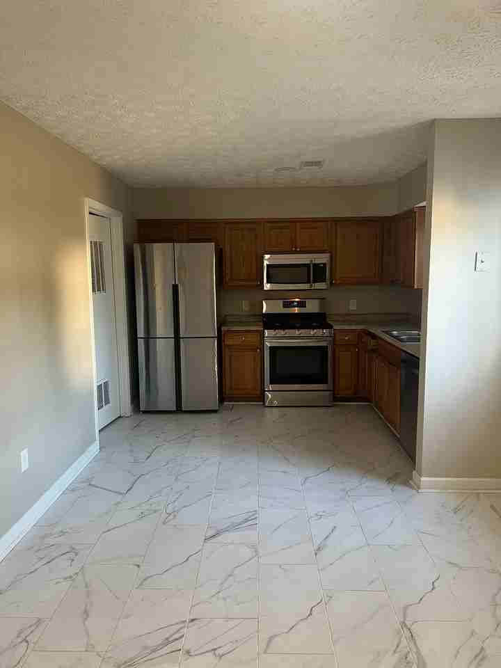 3543 Hopkins Ct - Photo 7 of 18