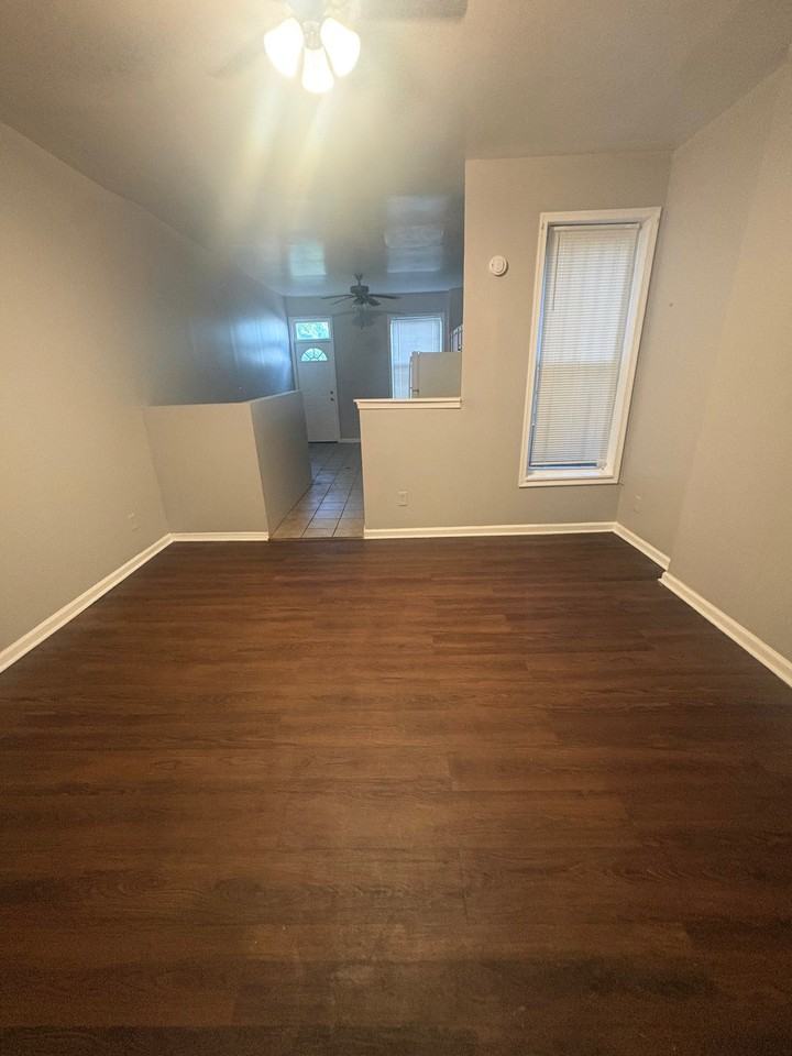 2753 W Mosher St - Photo 4 of 14