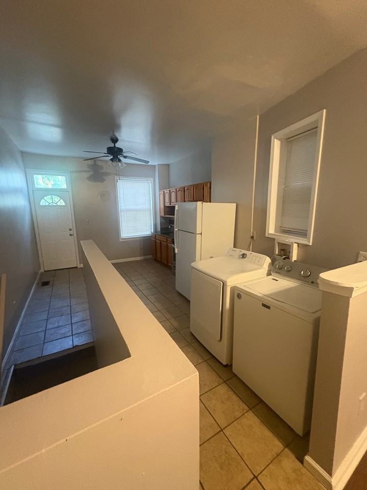 2753 W Mosher St - Photo 5 of 14