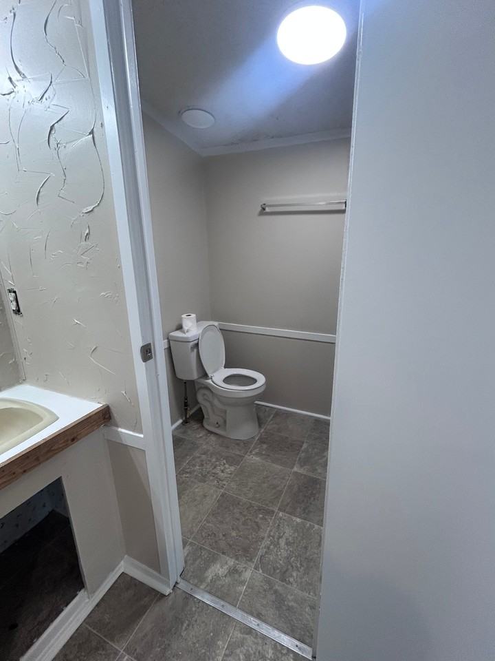 555 Madray Springs Rd - Photo 6 of 11