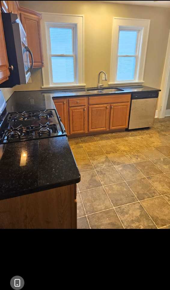 1117 Sumner Ave #2 - Photo 3 of 19
