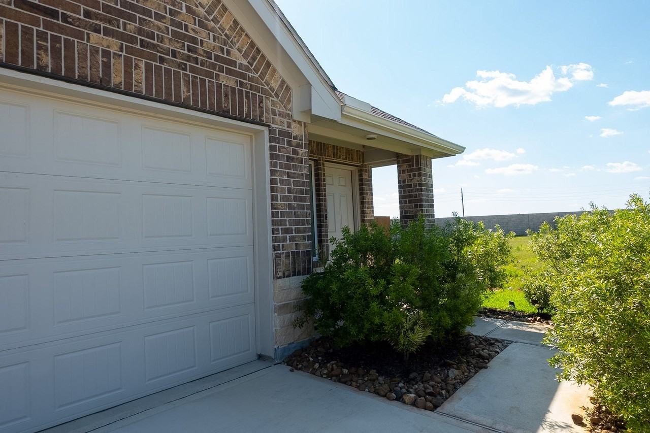 5108 Marcasca Dr - Photo 2 of 20