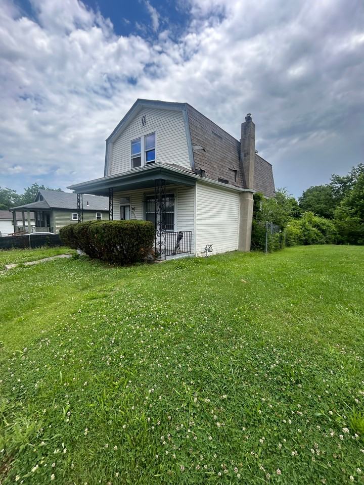5230 Thrush Ave - Photo 2 of 20