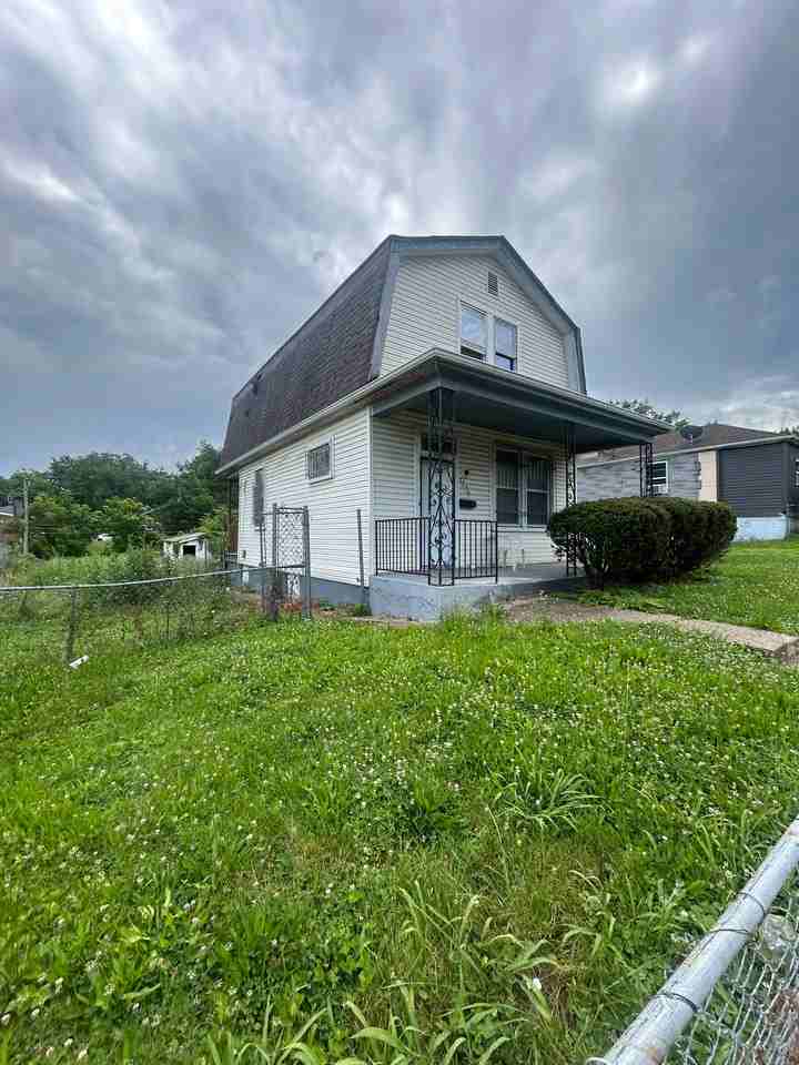 5230 Thrush Ave - Photo 3 of 20