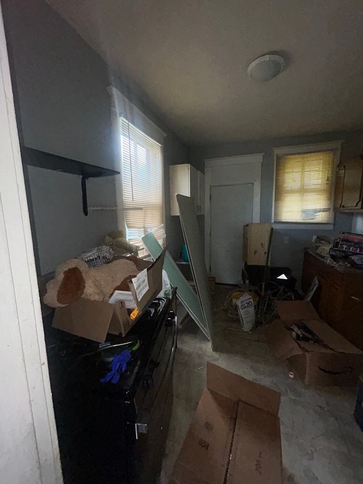 5230 Thrush Ave - Photo 5 of 20