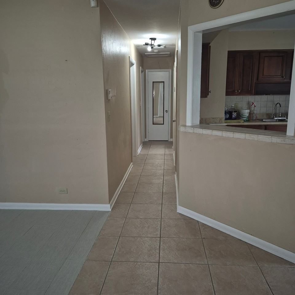 1432 8th St - Photo 2 of 6