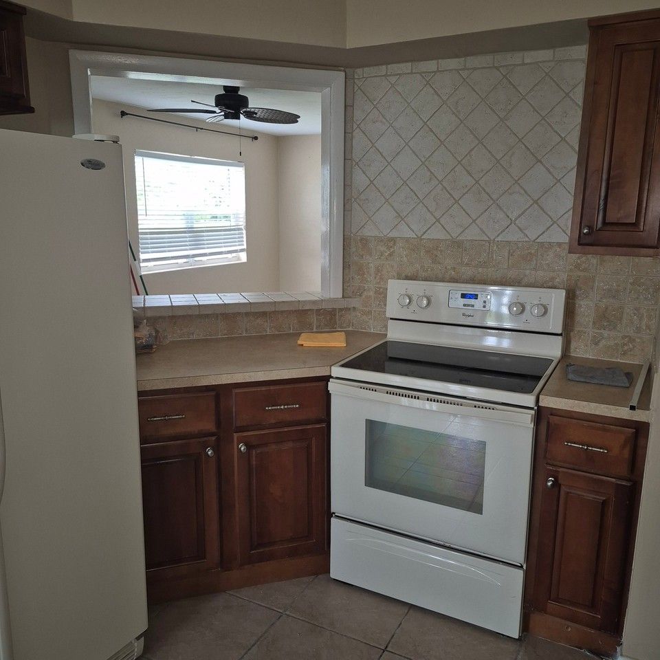 1432 8th St - Photo 3 of 6