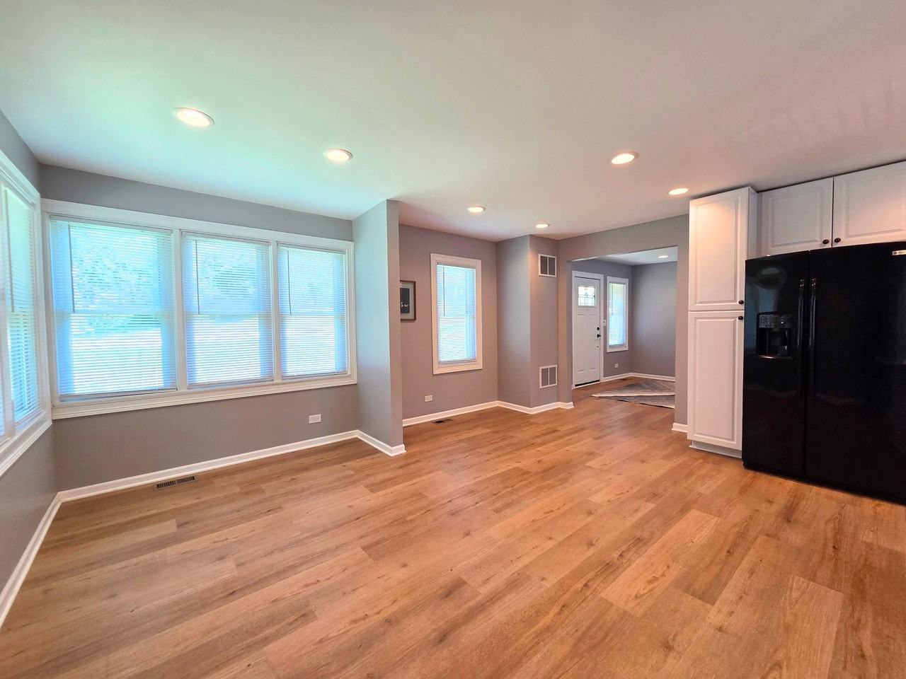 3823 E Wonder Lake Rd - Photo 2 of 18