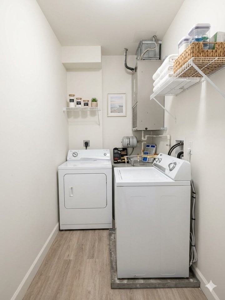 885 Forest Ave #202 - Photo 3 of 7
