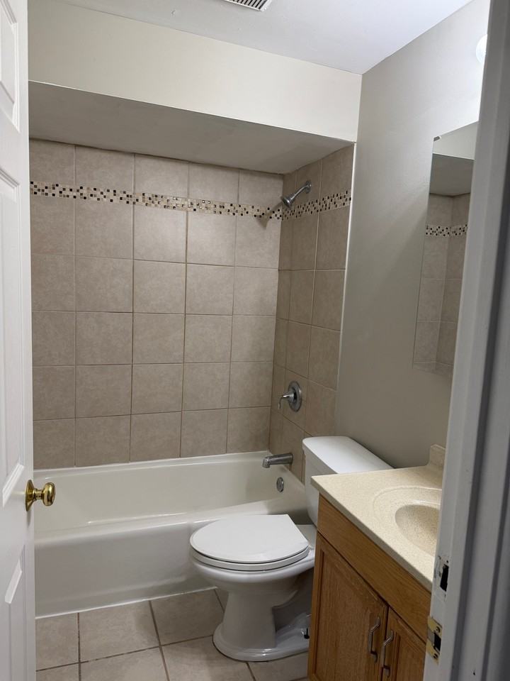 113 W 66th St #2 - Photo 4 of 6