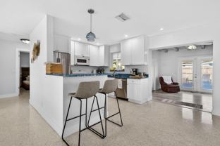 1123 Se 2nd Ave - Photo 1 of 1