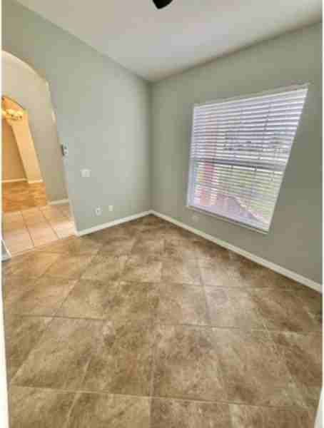 1405 Sw Trafalgar Pkwy - Photo 5 of 40