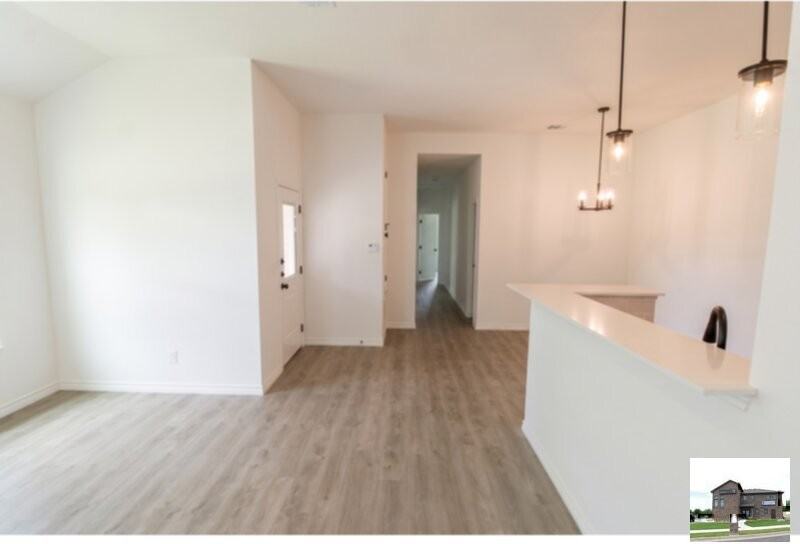 921 Ashwood St #A - Photo 3 of 17