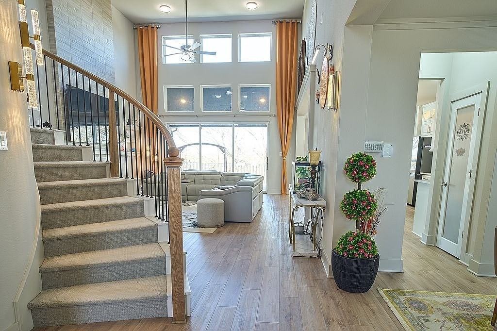 556 Wickerdale Way #NA - Photo 3 of 6