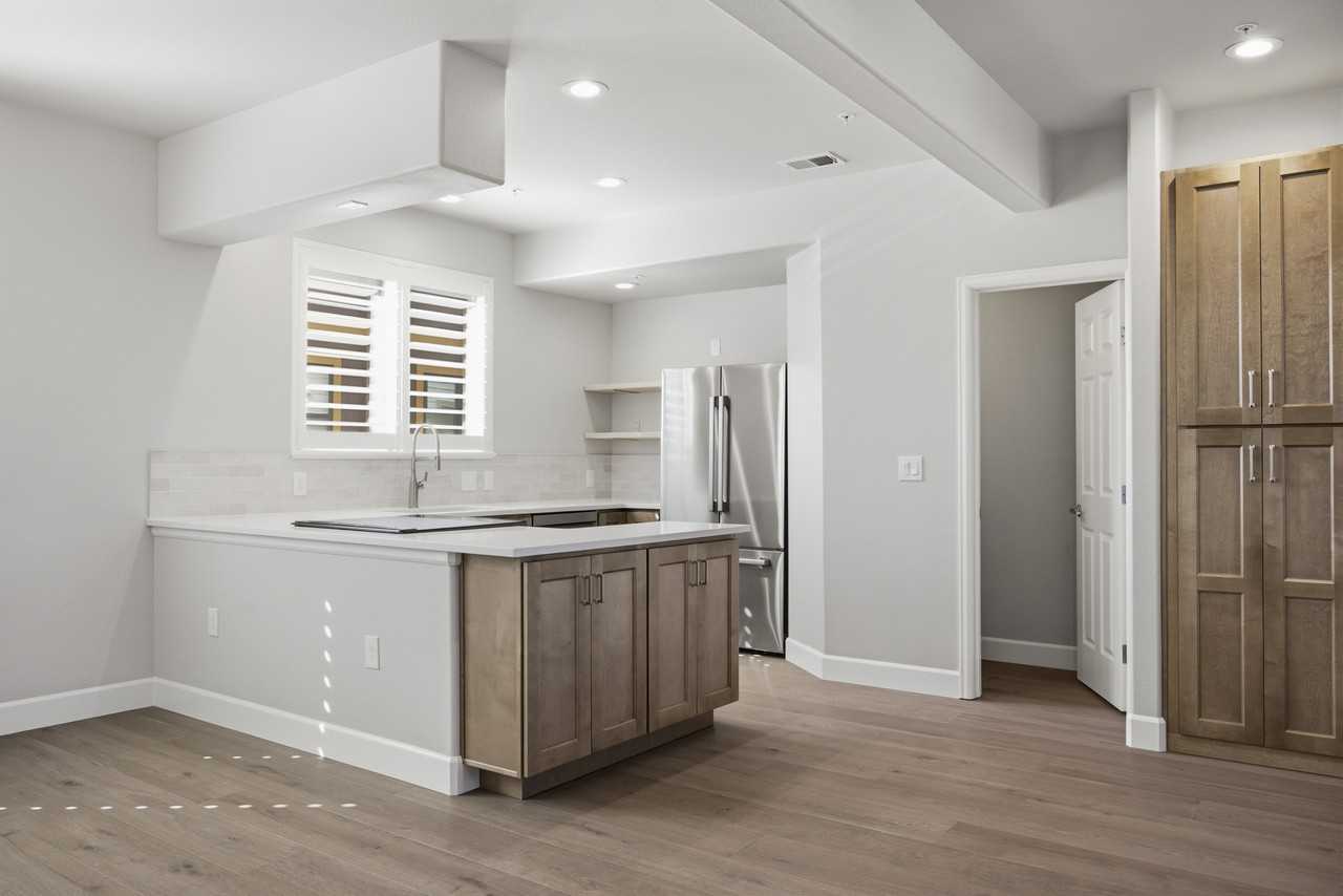 214 Willow St #5 - Photo 7 of 26