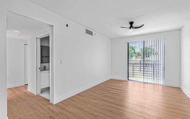 16955 Sw 100th Ave #1-01 - Photo 5 of 9