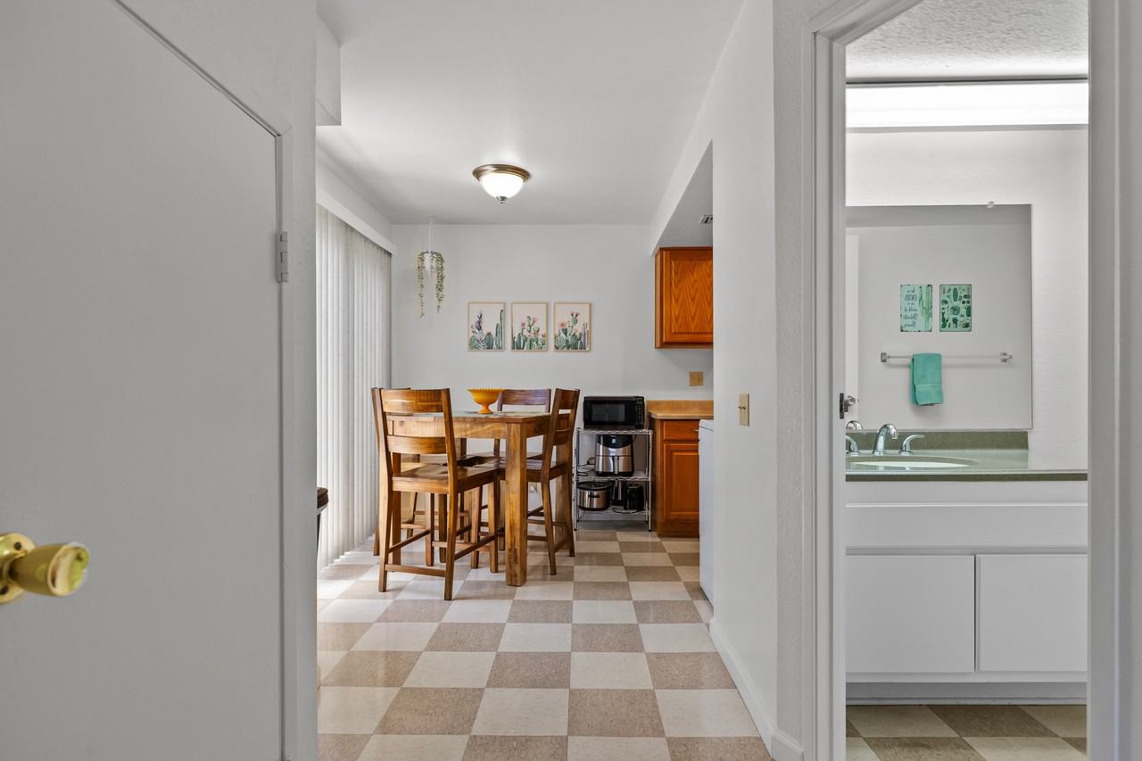 537 W Ward Ave #B - Photo 3 of 8