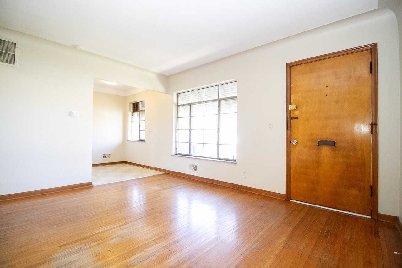 2841 Terrace Downs St #33 - Photo 3 of 17
