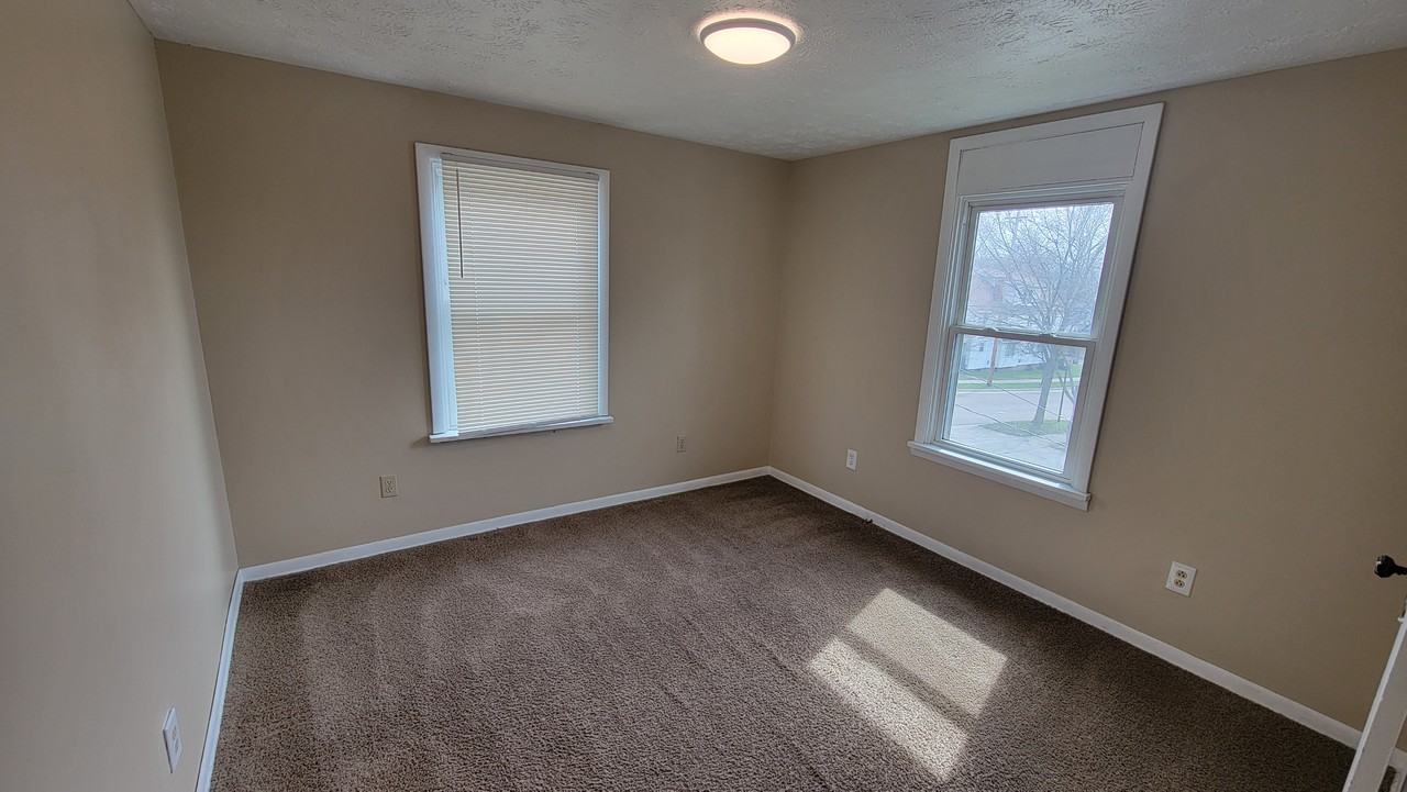 2170 17th St Sw #NA - Photo 3 of 12