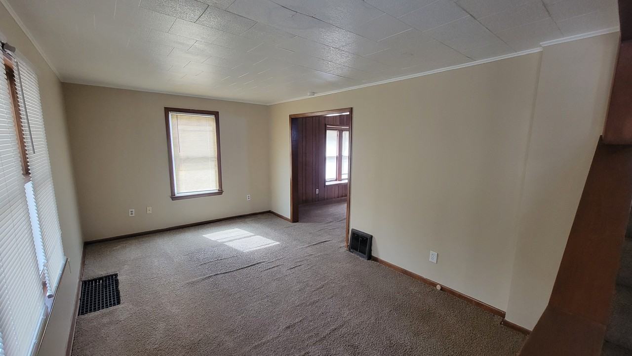 2170 17th St Sw #NA - Photo 4 of 12