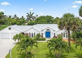 featured image of 136 10th Ave #NA