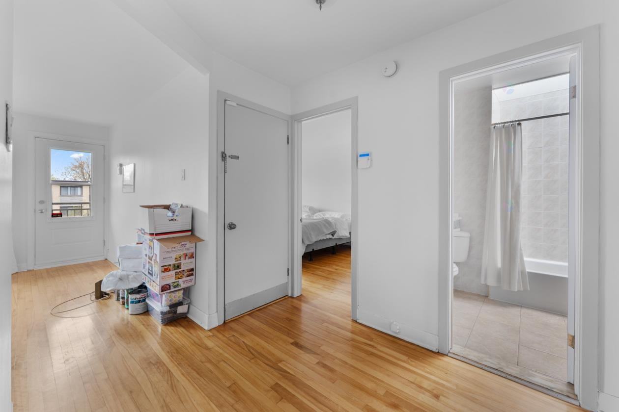 5733 Boulevard Roi-René - Photo 3 of 16
