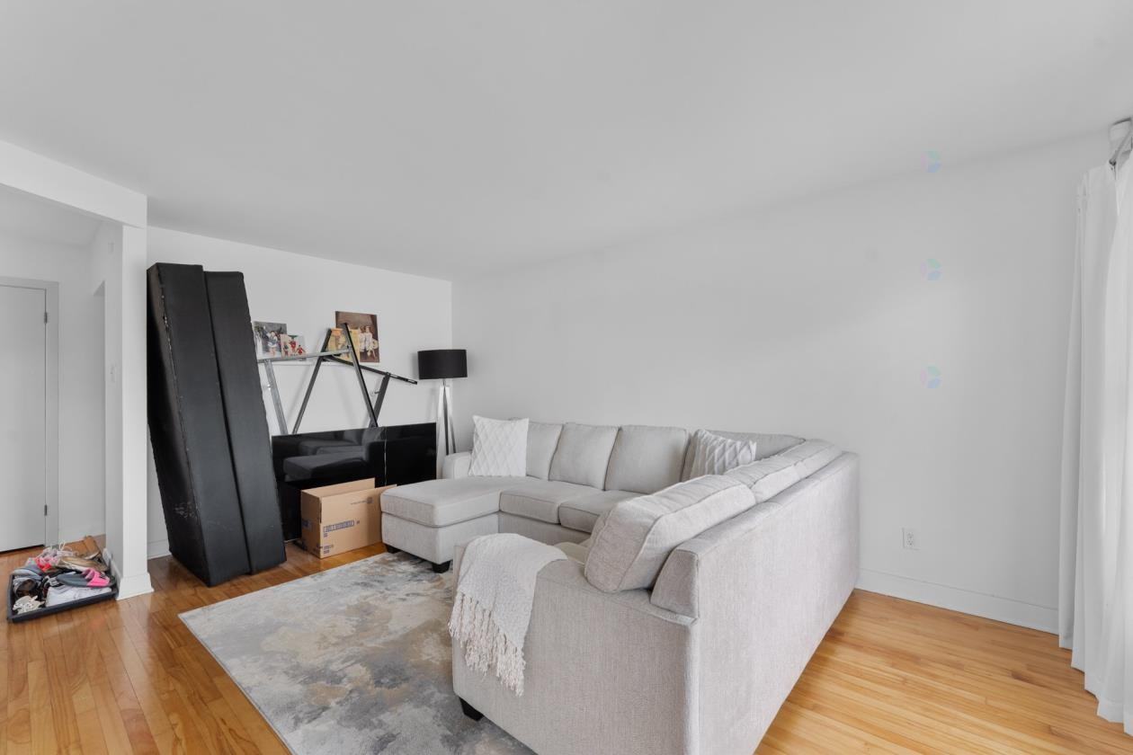 5733 Boulevard Roi-René - Photo 4 of 16