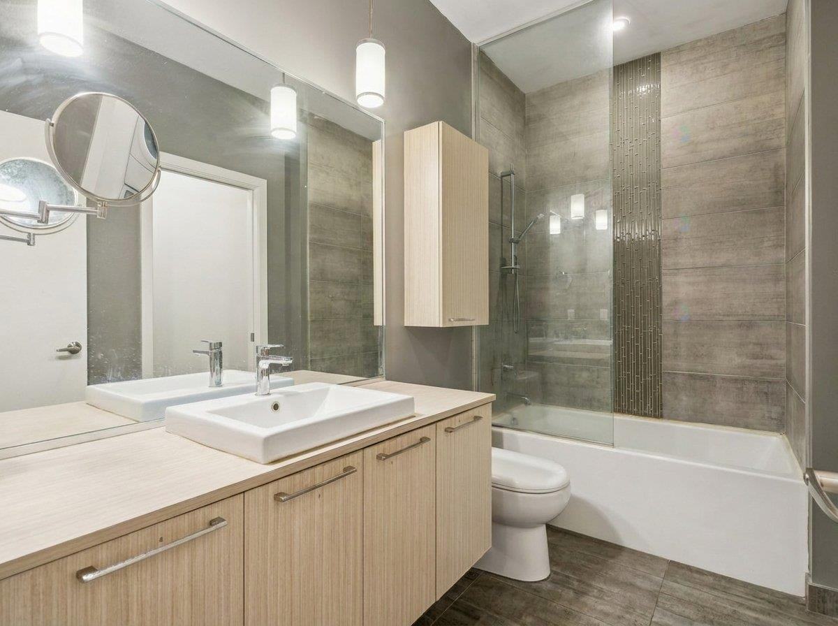 6970 Avenue Victoria #408 - Photo 6 of 16