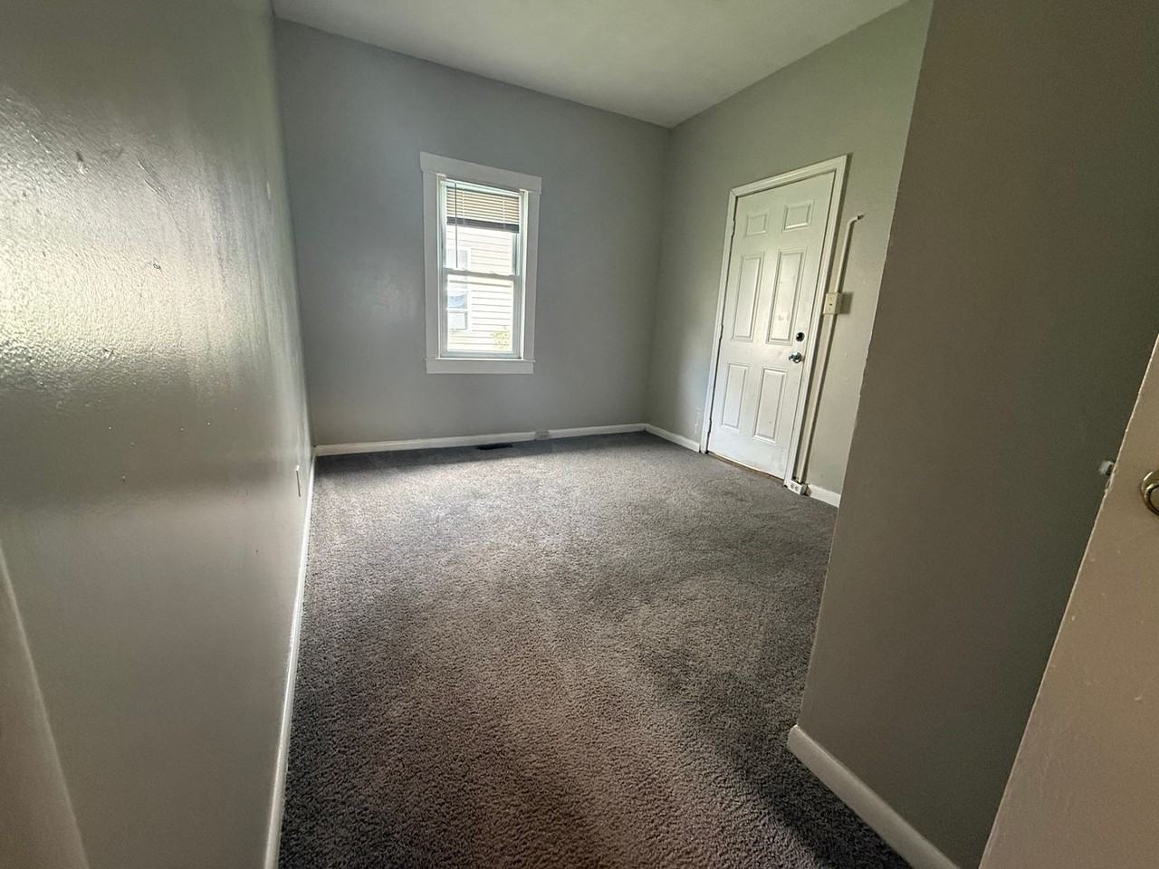 509 W 8th St - Photo 4 of 17
