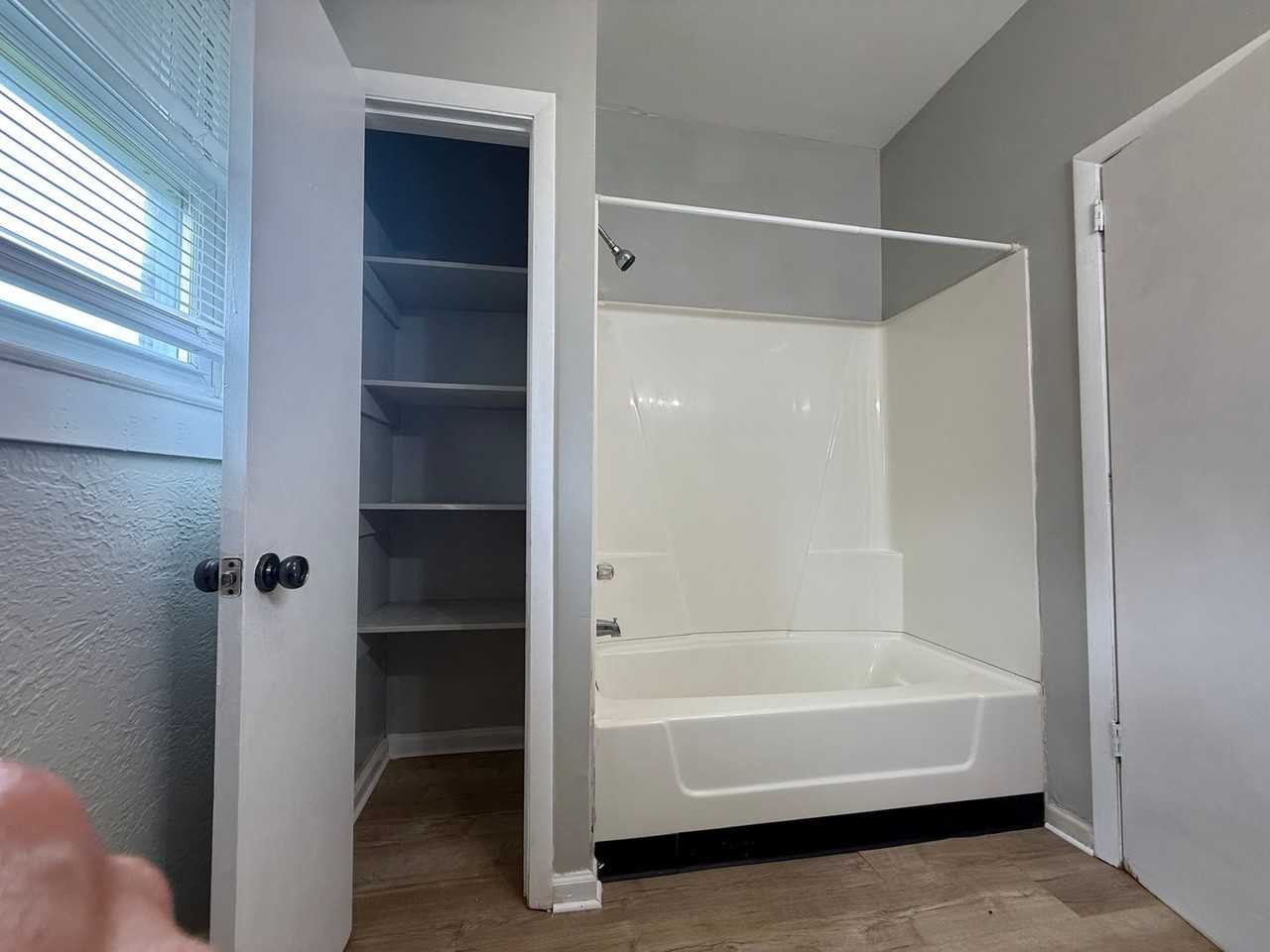 509 W 8th St - Photo 5 of 17