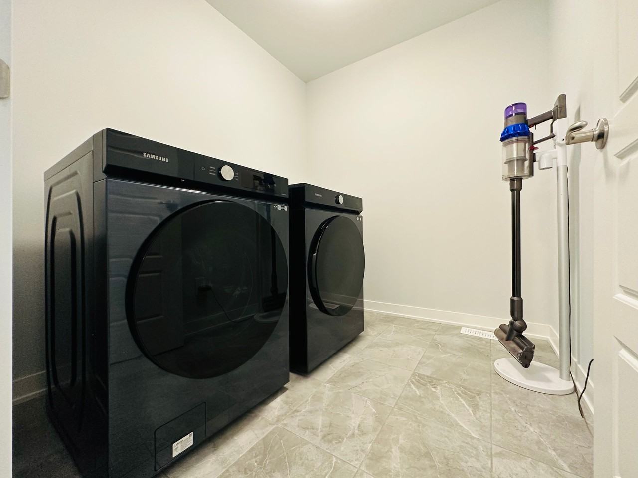 2483 Watercolours Way - Photo 3 of 28