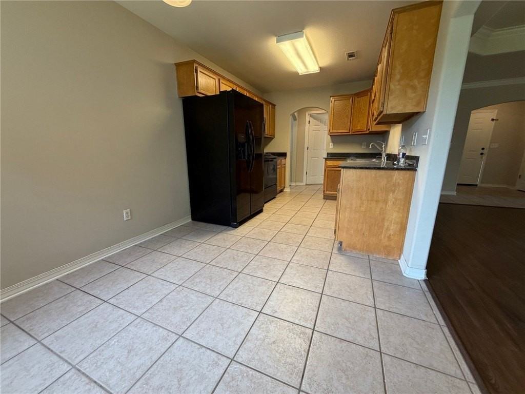 240 Beasley Dr - Photo 2 of 12