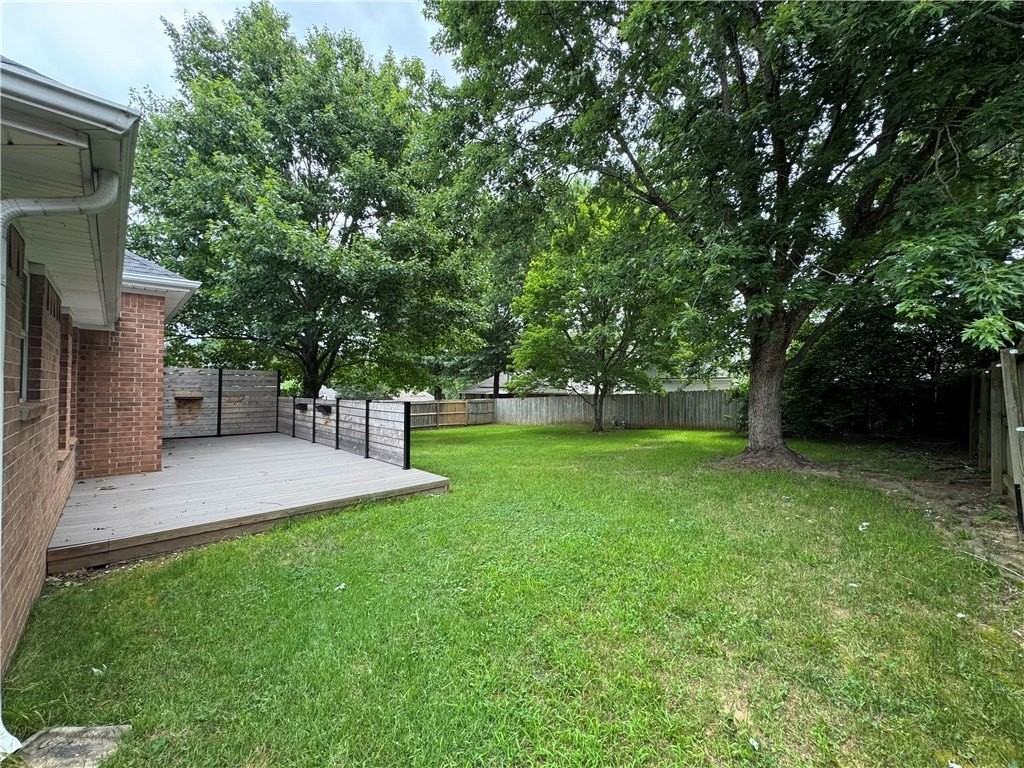 4905 Hawthorne Way - Photo 4 of 21