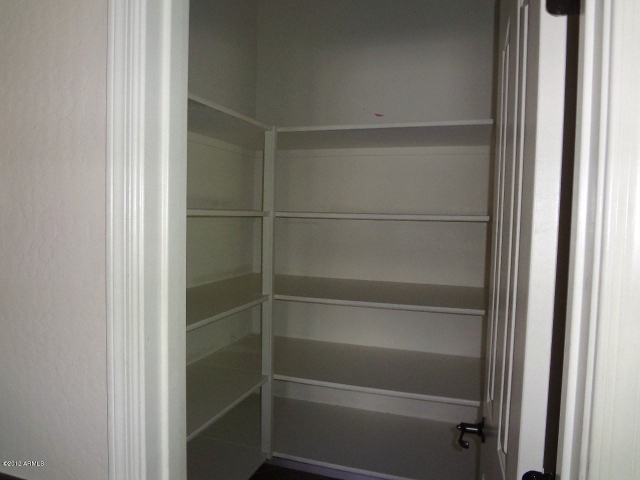 2972 E Franklin Ave - Photo 7 of 27