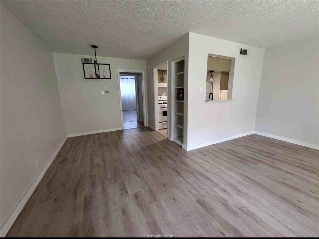 7920 Rockwood Ln #114 - Photo 5 of 30