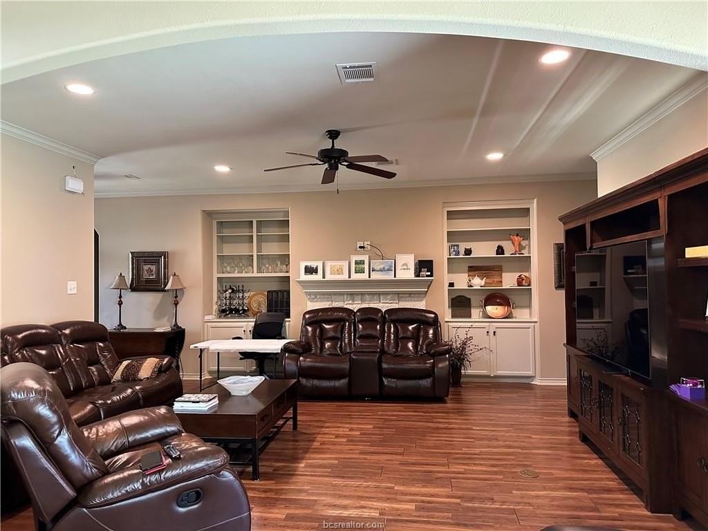 3908 Tournay Ln - Photo 5 of 14