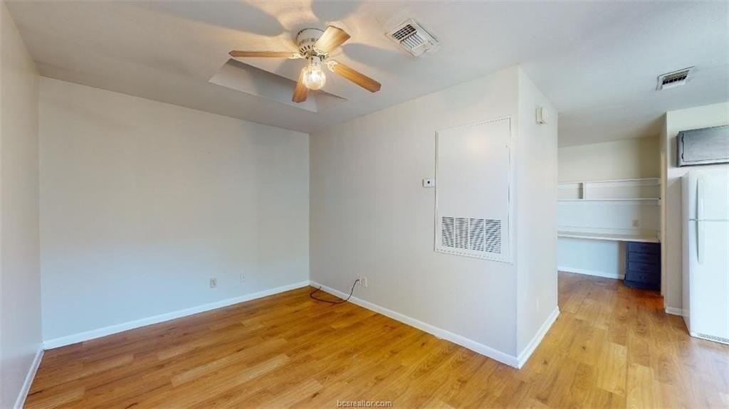 725 Peppertree Dr #29 - Photo 3 of 21
