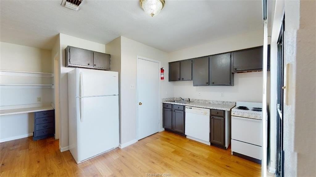 725 Peppertree Dr #29 - Photo 6 of 21