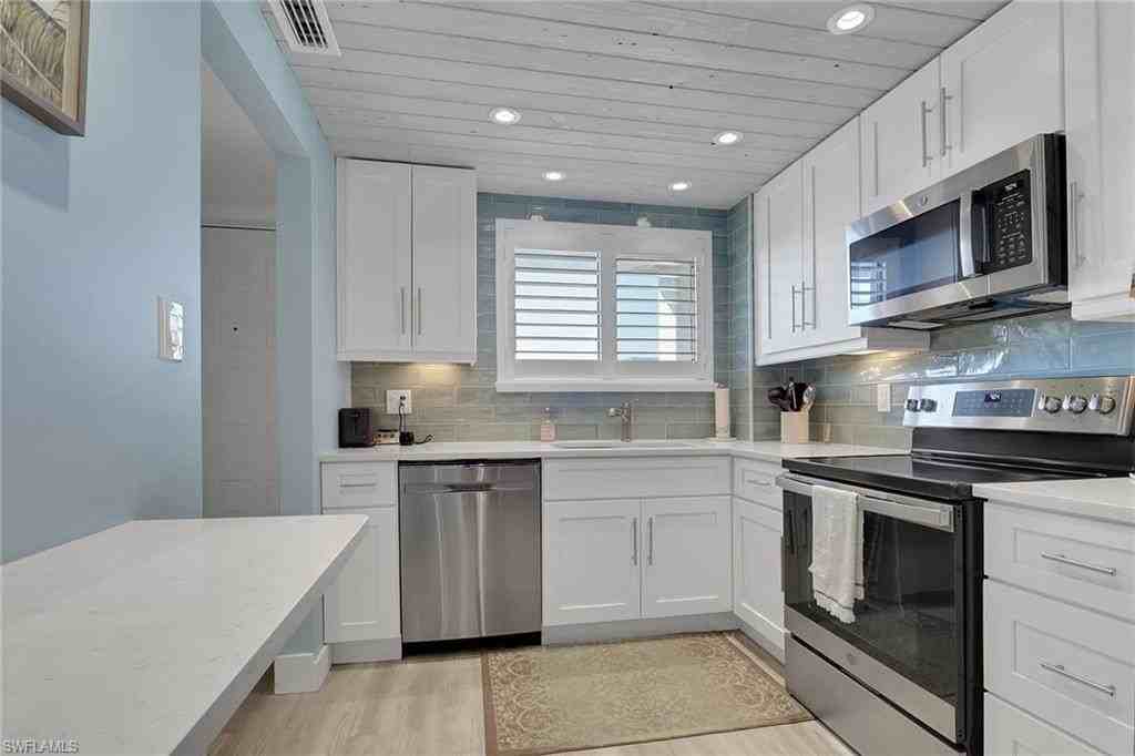 2121 Collier Ave #508 - Photo 3 of 26