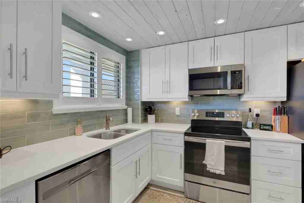 2121 Collier Ave #508 - Photo 4 of 26