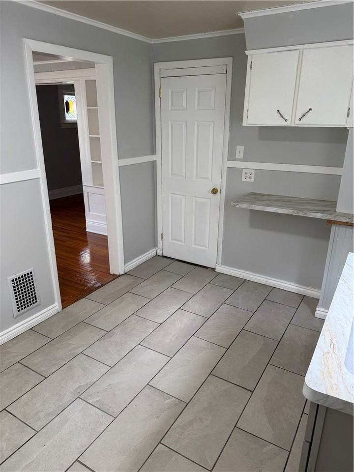 415 Magee Ave #2 - Photo 3 of 14
