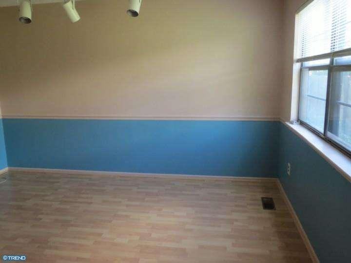 205 Ash Ln - Photo 3 of 17