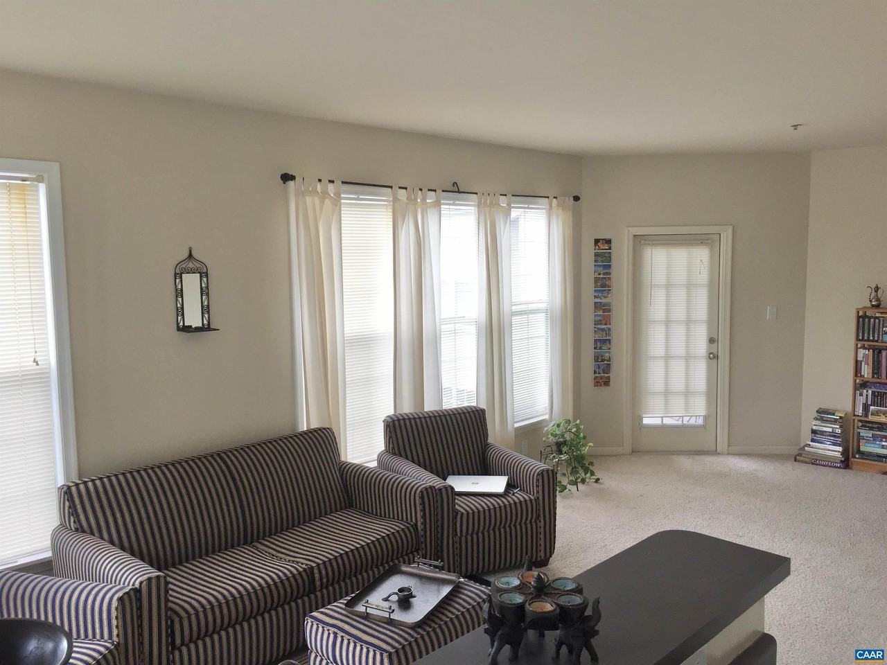 300 Riverbend Dr #2C - Photo 5 of 10