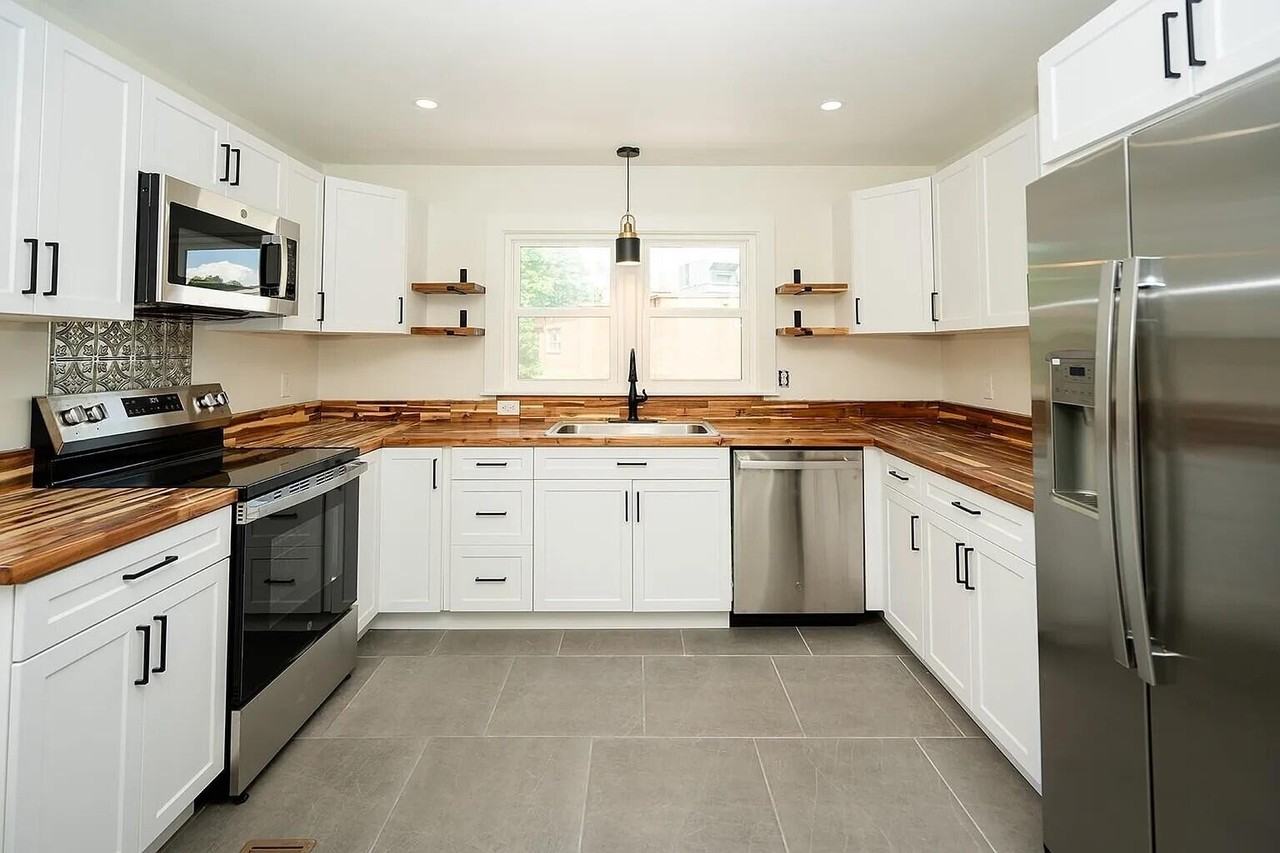 3351 Black Oak Cir - Photo 3 of 24